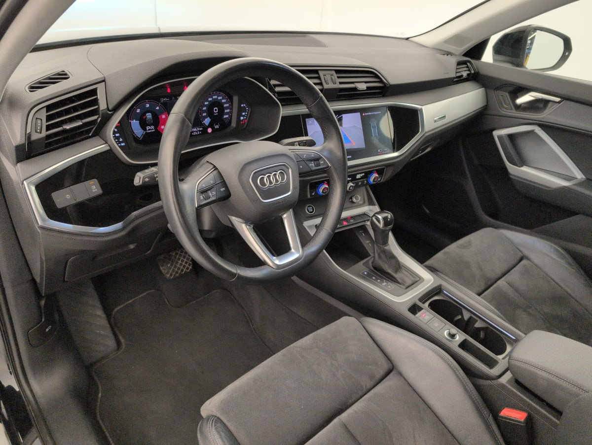 Audi Q3 Sportback — photo 15