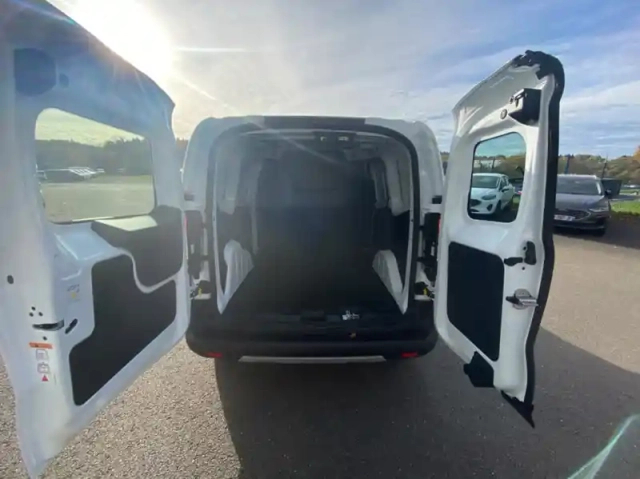 Ford Transit Courier fourgonnette 1.5 ecoblue 100ch active — photo 11