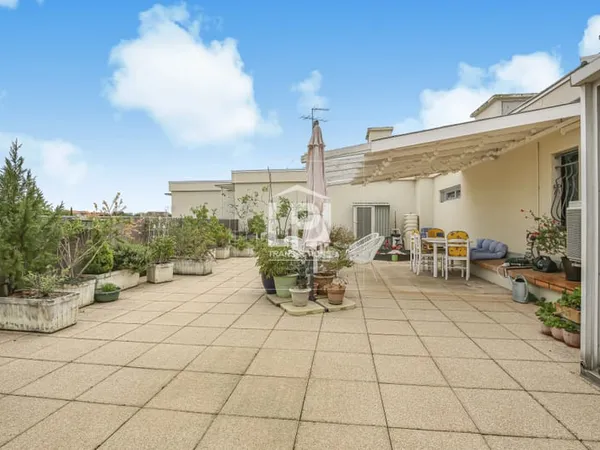 Côte Pavée - Dernier étage,T3 bis avec terrasse exceptionnelle de 97 m² et art de vivre privilégié