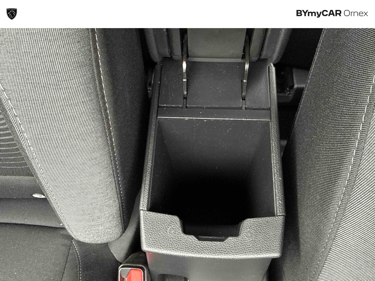 Renault Captur TCe 140 EDC - 21 — photo 32