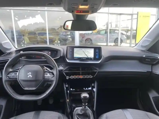 Peugeot 208 1.2 puretech 100ch s&amp;s allure pack — photo 14