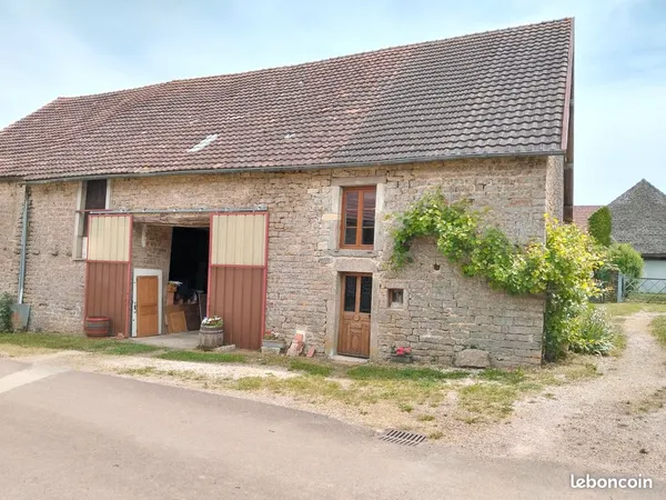 Grange ancienne en rénovation