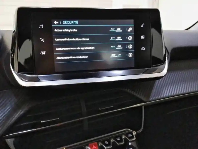 Peugeot 208 puretech 75 s&amp;s bvm5 — photo 82