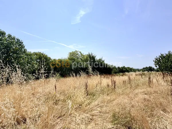 A VENDRE TERRAIN CONSTRUCTIBLE MIRABEL