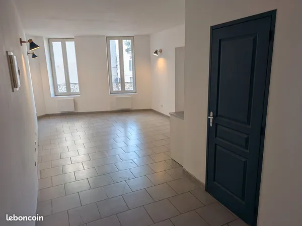 Studio lumineux de 31 m² - Centre-ville de Carpentras