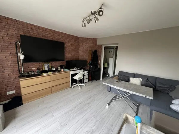 Appartement F2, 1 chambre avec jardin et box