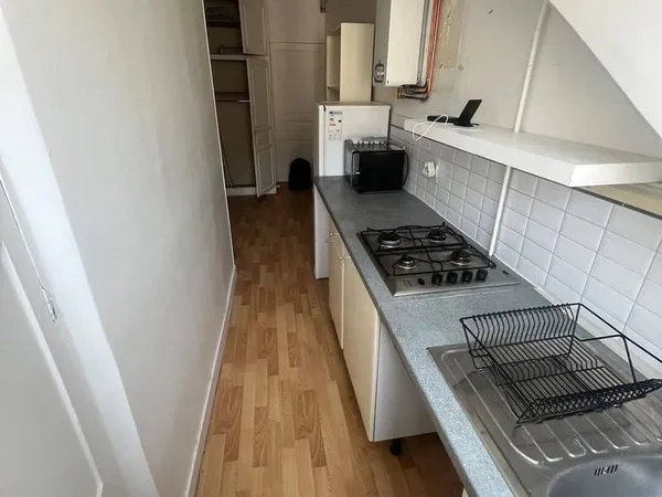 Studio 1 pièce 28 m²