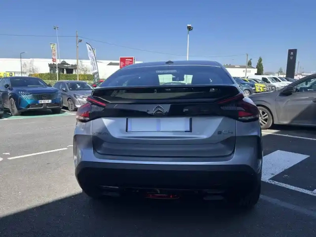 Citroën C4 e- 136 ch automatique — photo 15