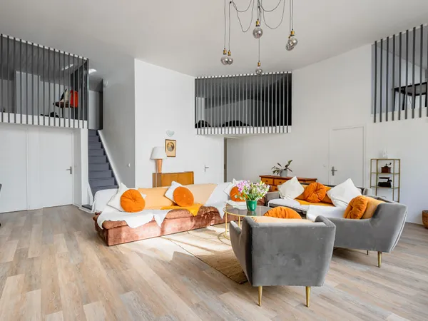 Maison-loft à destination commerciale