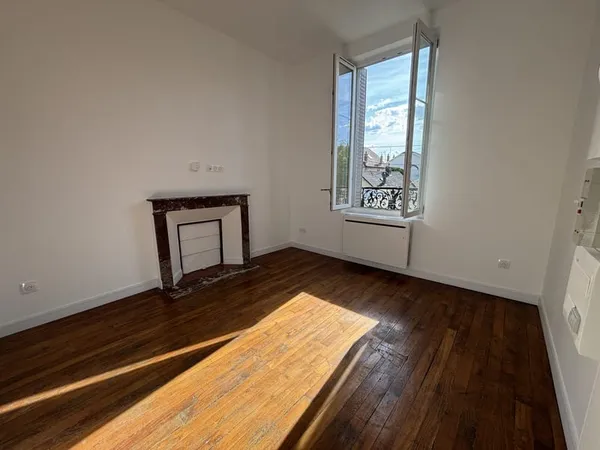 APPARTEMENT T2 NON MEUBLE / SAINTE SAVINE
