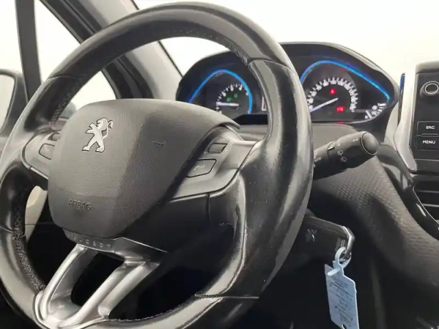 Peugeot 2008 1.2 puretech 110ch s&amp;s eat6 — photo 29