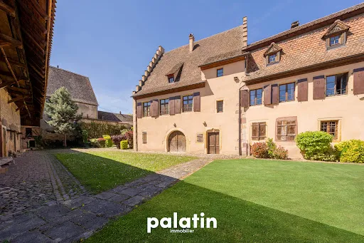 Maison 11 pièces 346 m²