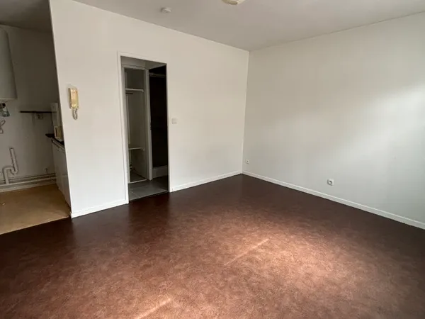 Loue studio de 24m² avec parking privé - Amiens