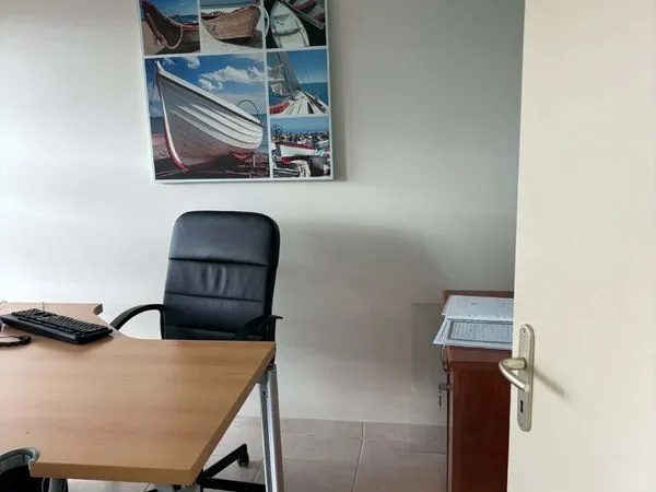Local 72 m² Le Pallet