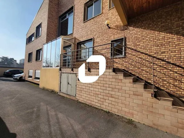 Immeuble 692 m²