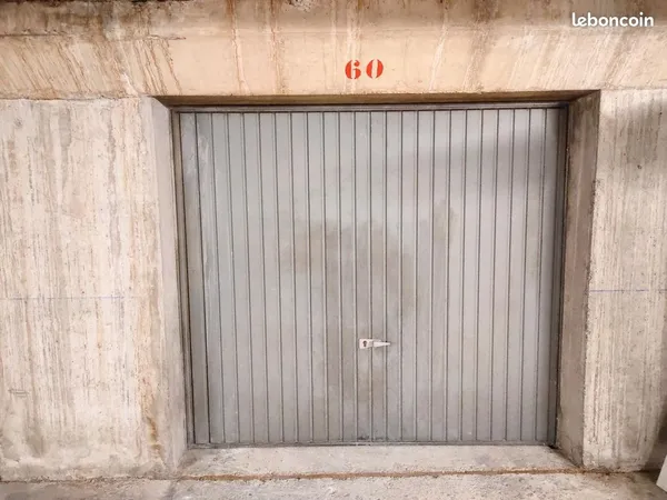 Box fermé à louer Paris 18e (garage voiture+moto/cave)