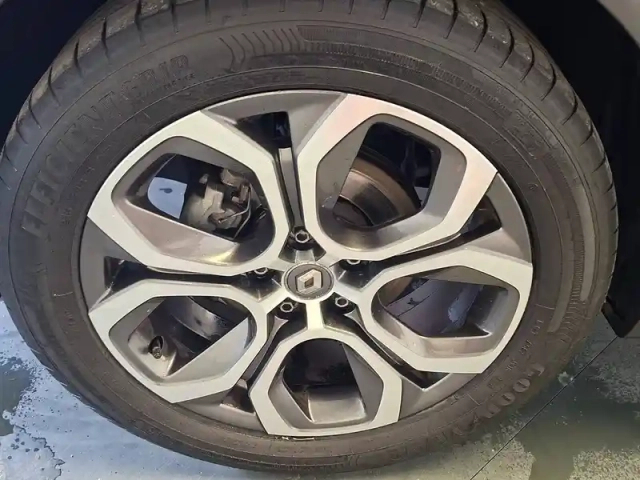 Renault Captur tce 155 edc fap — photo 15