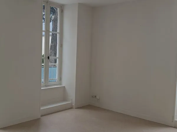 T2 de 48 m² entièrement rénové - Proximité Halle au Blé
