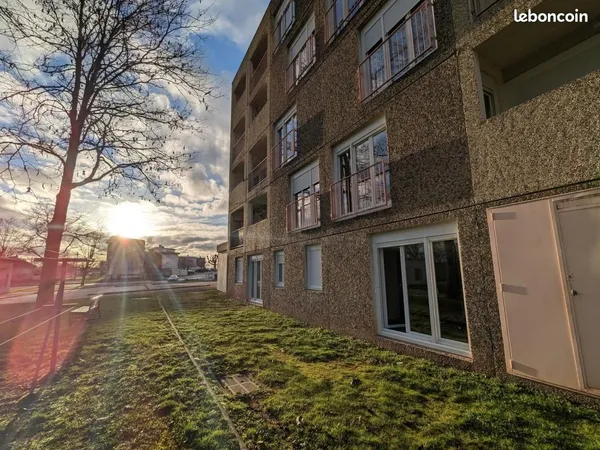 Studio 1 pièce 28 m²