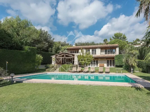 Proche de Saint Paul de Vence - Villa d'architecte