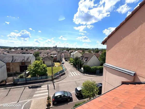 Appartement 4 pièces - 93 m² - Lumineux avec terrasse, dernier étage