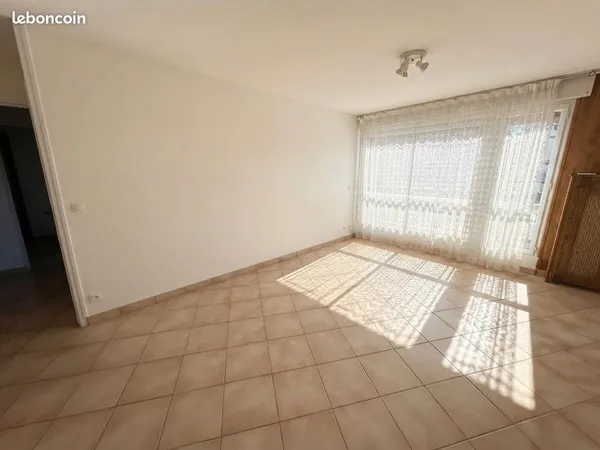 Appartement T3 ascenseur et balcon