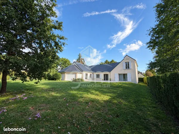 Maison 9 pièces 280 m²