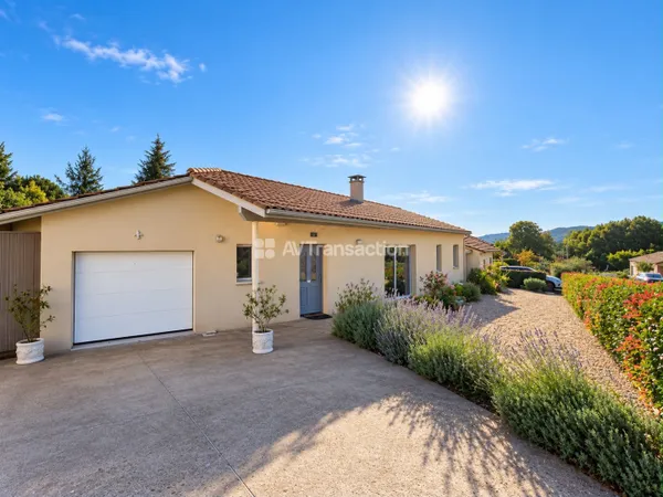 Un Havre de Paix a Prayssac  Maison contemporaine de plain-pied