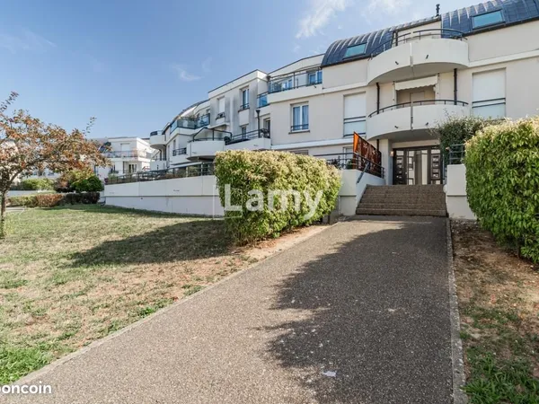 Parking 81 m²