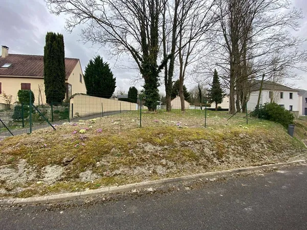 Terrain 651 m²