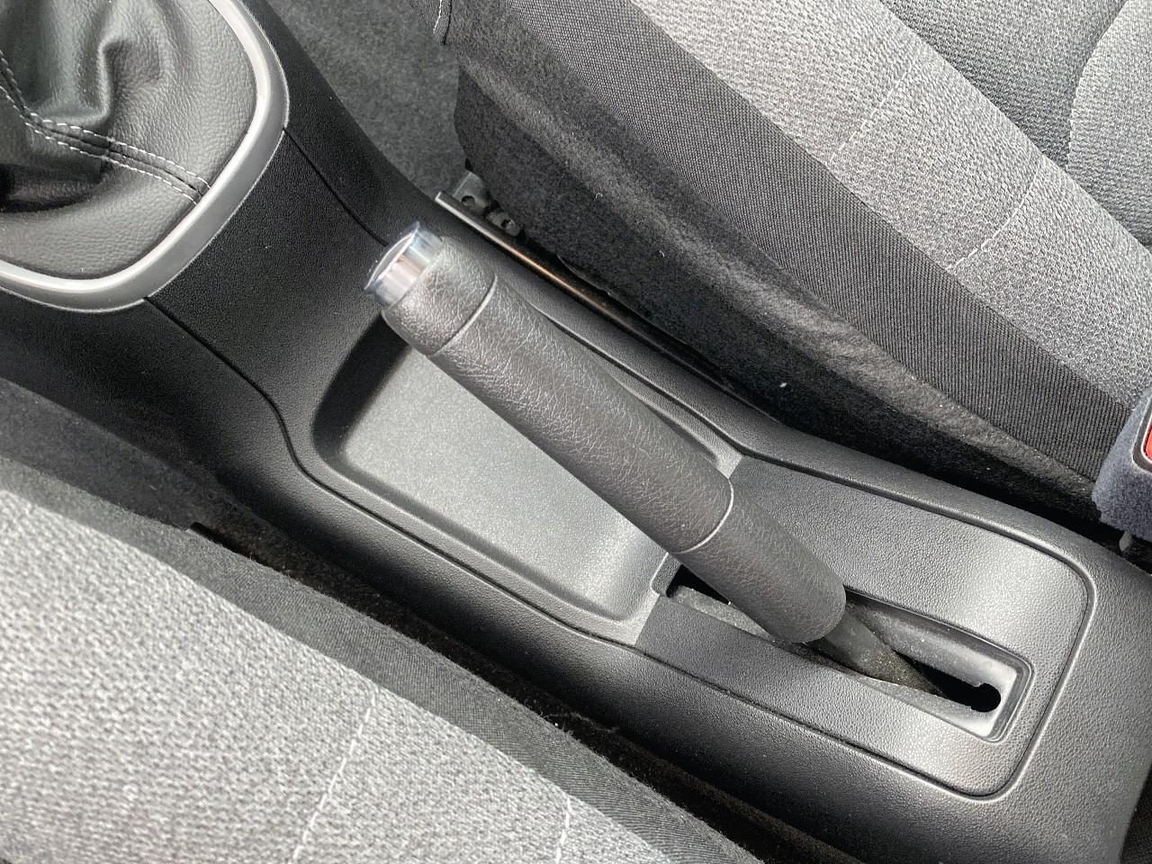 Citroën C3 1.2 puretech 83ch s&s shine pack 123g — photo 27