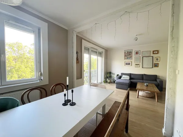 Appartement T3 / 77 m² / balcon, cave et grand grenier