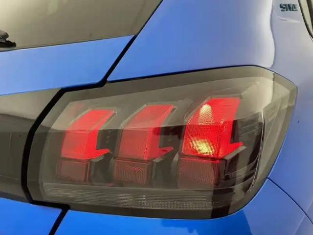 Peugeot 208 electrique 50 kwh 136ch — photo 25