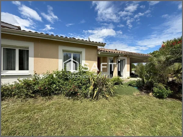 Maison familiale de 150 m2 environ, terrain de 1000 m2, vue dégagée.