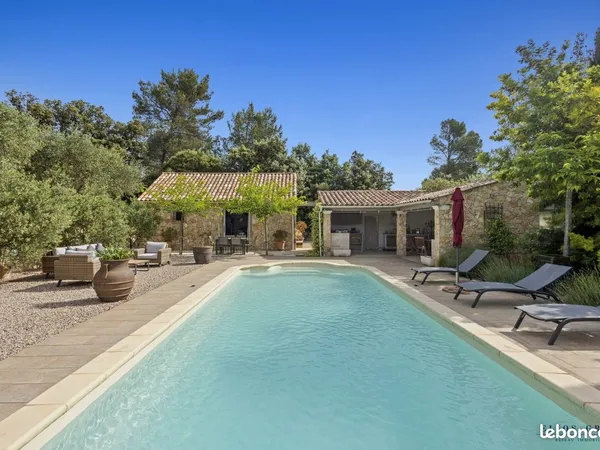 Maison 8 pièces 181 m²