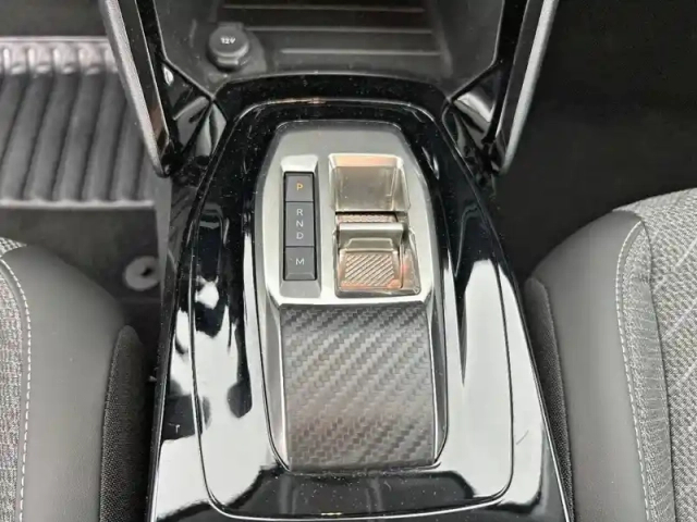 Peugeot 208 hybrid 110 e-dcs6 — photo 42