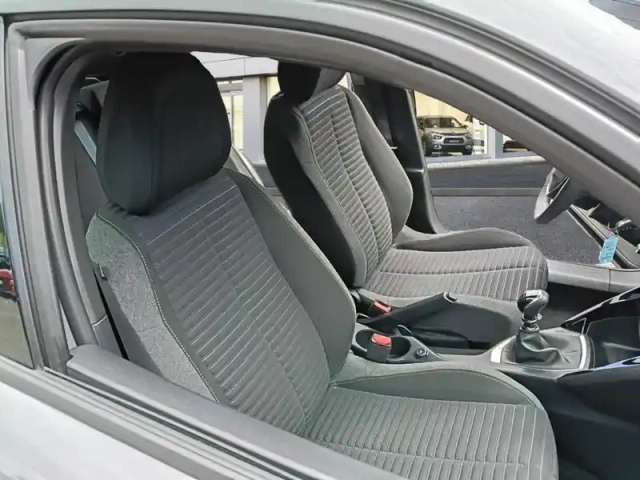 Peugeot 2008 puretech 100 s&amp;s bvm6 active — photo 9