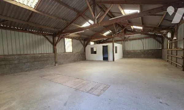 Local d'activité 149 m²