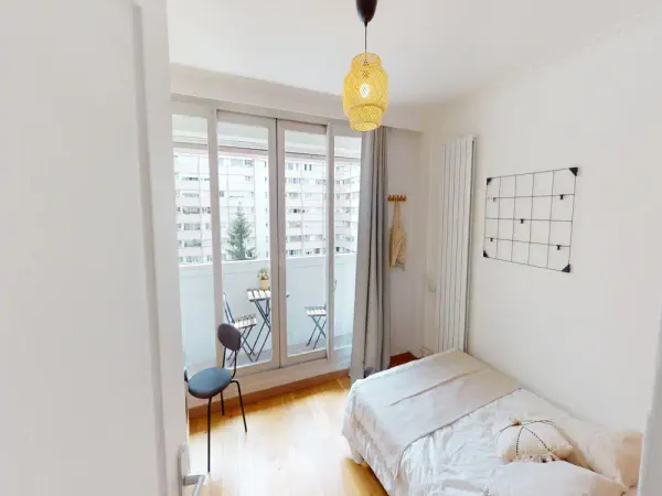 Loue chambre en colocation dans appartement