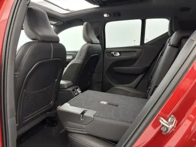 Volvo Xc40 t3 163ch r-design geartronic 8 suréquipé + toit ouvrant — photo 30