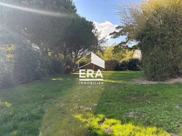 Terrain 1047 m²