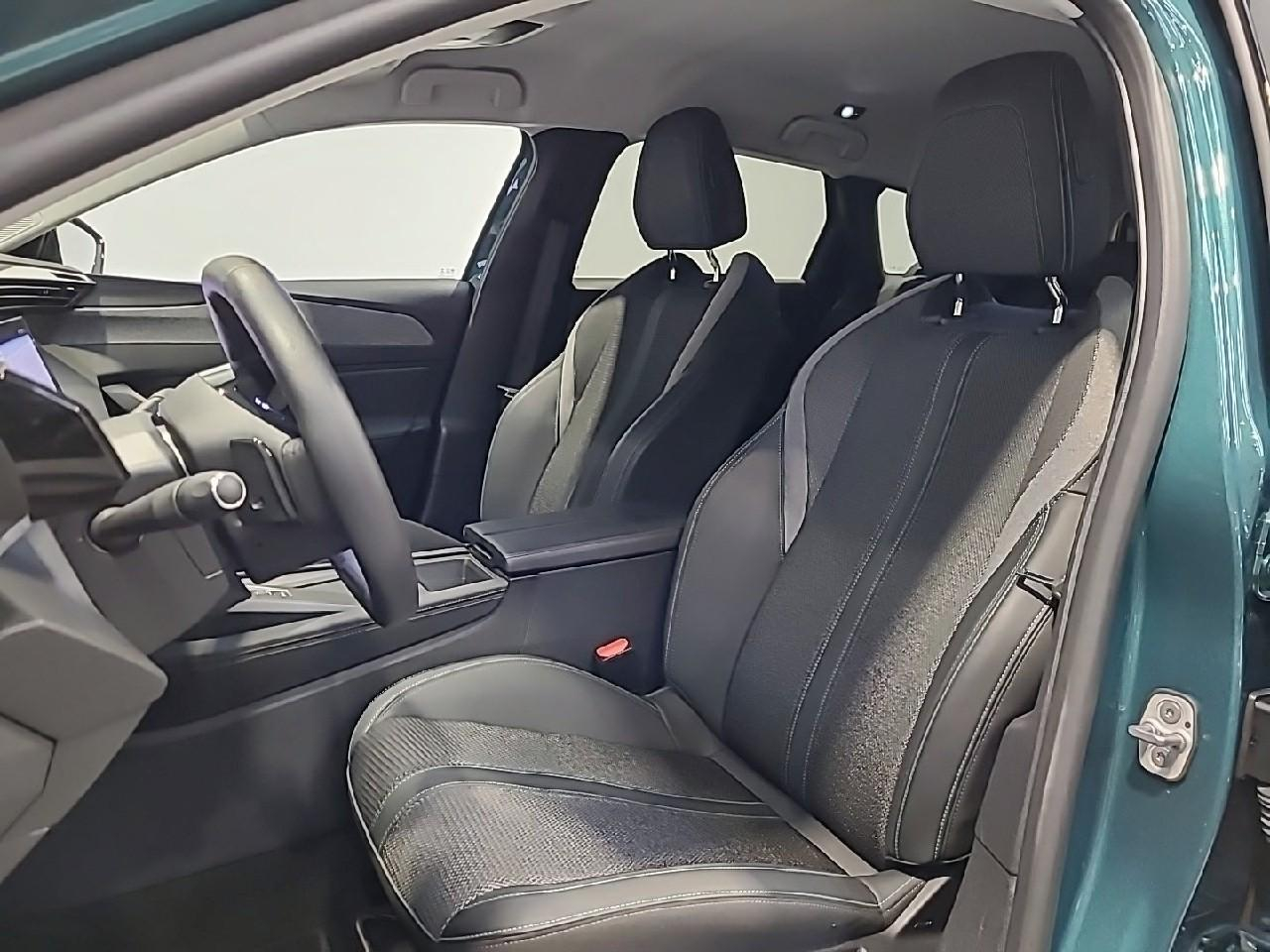 Peugeot 308 sw puretech 130ch s&s eat8 allure pack — photo 10
