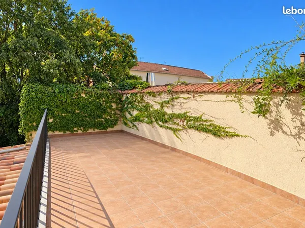 T4 100m2 avec terrasse et clim