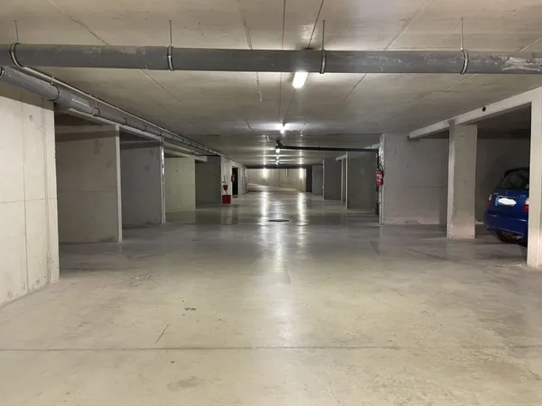 A vendre place de stationnement en sous-sol avec possibilité d'achat de lot Aix-en-provence