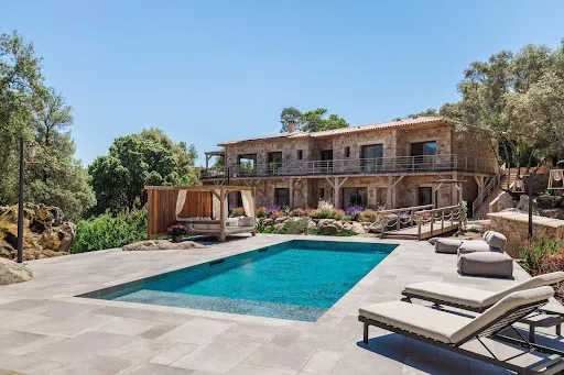 Villa 7 pièces 270 m²