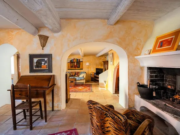 VENTABREN Charmante maison de village 4 pièces au coeur du village