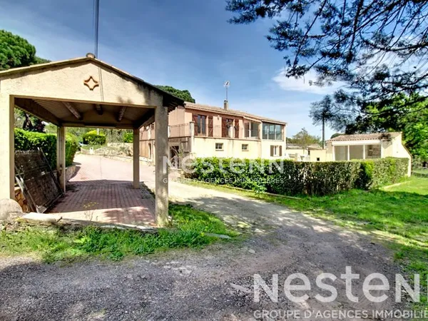 Maison Vidauban 4 pièce(s) 113m2 - terrain 3588m2 - garage - piscine - pool house