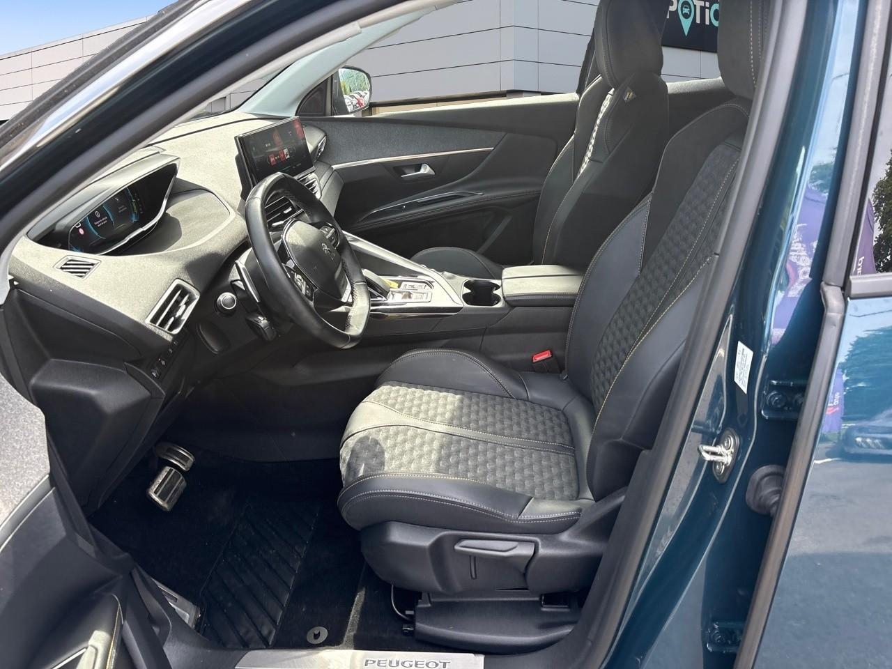 Peugeot 3008 hybrid 225ch roadtrip e-eat8 — photo 9