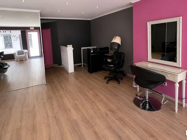 À VENDRE - BAIL Salon de coiffure à Dijon - Cause départ à la retraite