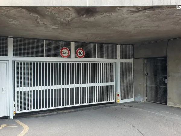 Loue garage rue de talant